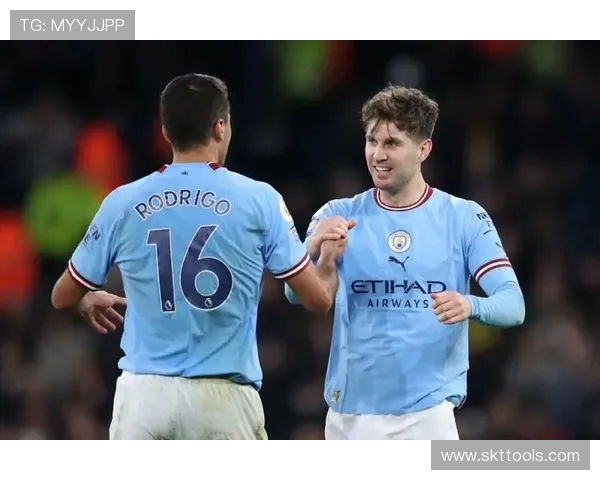 防守组织神经学：后腰球员的战术枢纽作用