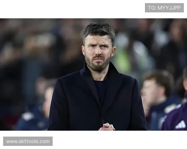 哈格里夫斯称卡里克若带曼联进前五将有望成为球队新任主帅 哈格里夫斯称卡里克若带曼联进前五将有望成为球队新任主帅